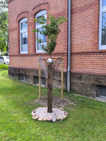 Engel mit Baum